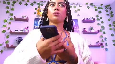 Snapshot of macey_hairy chatting on 12.10.24 Macey Elliot Modelo Independiente online show from 12.10.24