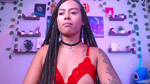 Snapshot of macey_hairy chatting on 12.17.24 Macey Elliot Modelo Independiente online show from 12.17.24