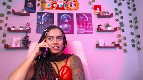 Snapshot of macey_hairy chatting on 12.24.24 Macey Elliot Modelo Independiente online show from 12.24.24