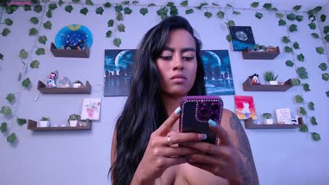 Snapshot of macey_hairy chatting on 01.10.25 Macey Elliot Modelo Independiente online show from 01.10.25