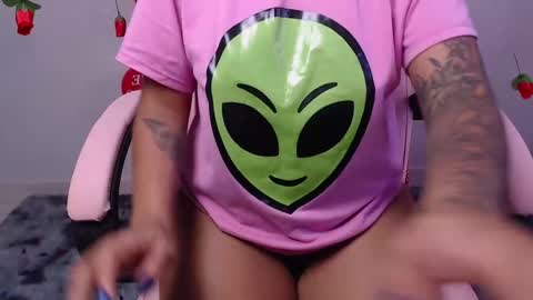 Snapshot of macey_hairy chatting on 02.16.25 Macey Elliot Modelo Independiente online show from 02.16.25