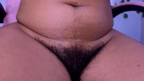 Snapshot of macey_hairy chatting on 09.11.25 Macey Elliot Modelo Independiente online show from 09.11.25