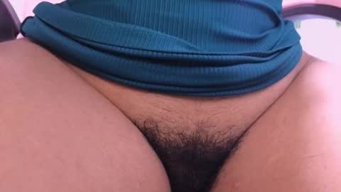 Snapshot of macey_hairy chatting on 12.01.25 Macey Elliot Modelo Independiente online show from 12.01.25