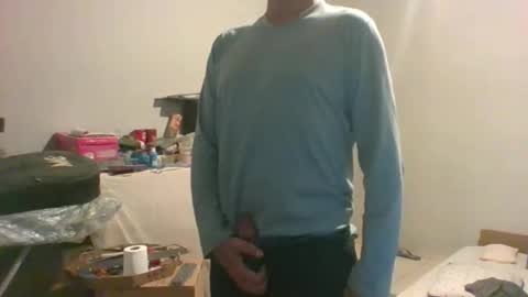 Snapshot of machoalex chatting on 05.12.26 MACHOLIVRE online show from 05.12.26
