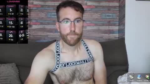 Snapshot of machohiberiko chatting on 10.08.25 Jota online show from 10.08.25