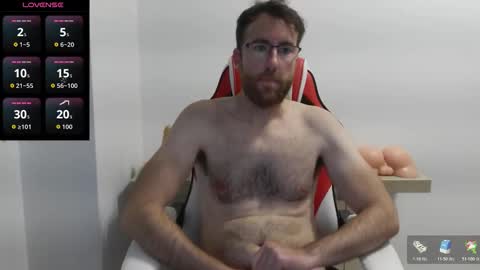 Snapshot of machohiberiko chatting on 11.10.25 Jota online show from 11.10.25