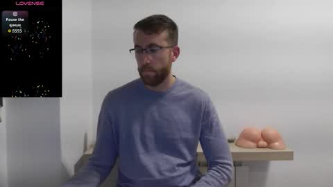 Snapshot of machohiberiko chatting on 11.14.25 Jota online show from 11.14.25