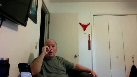 Snapshot of mackdocc001 chatting on 06.13.26 mackdocc001 online show from 06.13.26