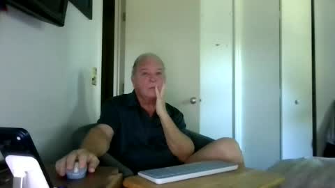 Snapshot of mackdocc001 chatting on 06.15.26 mackdocc001 online show from 06.15.26