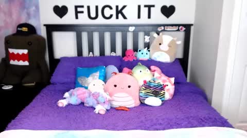 Mackenzie Wolfe online show from 10.01.25