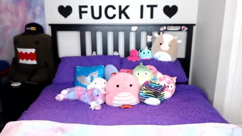 Mackenzie Wolfe online show from 10.18.25