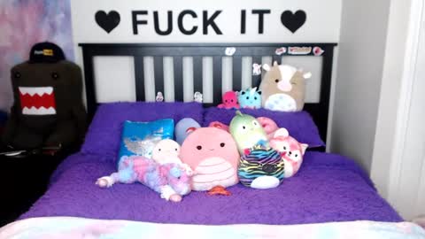 Mackenzie Wolfe online show from 10.30.25