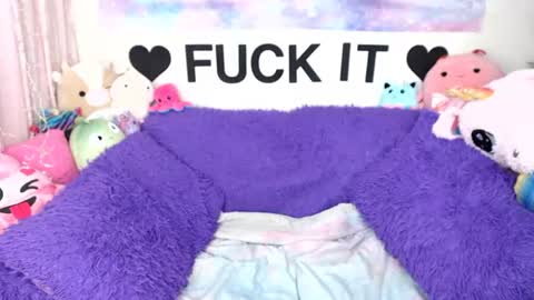Snapshot of mackenziewolfe chatting on 06.24.26 Mackenzie Wolfe online show from 06.24.26