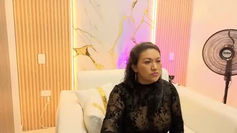 Snapshot of madam_hott chatting on 09.09.25 Madam Hott online show from 09.09.25