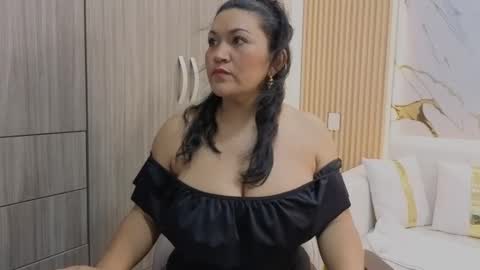Snapshot of madam_hott chatting on 10.02.25 Madam Hott online show from 10.02.25