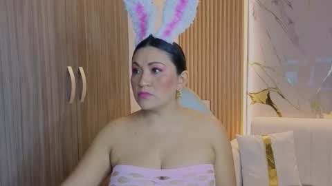 Snapshot of madam_hott chatting on 11.01.25 Madam Hott online show from 11.01.25