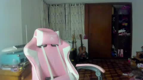 Snapshot of madam_sativa chatting on 06.11.26 di online show from 06.11.26