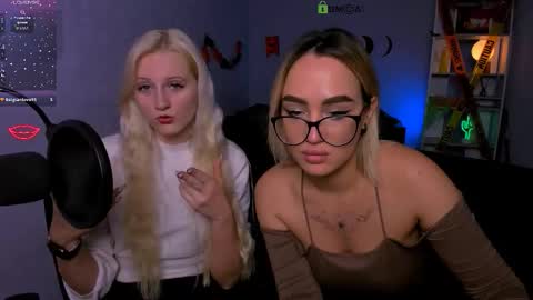 Snapshot of madam_ulis chatting on 10.24.25 Ulis online show from 10.24.25