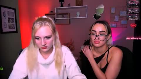 Snapshot of madam_ulis chatting on 10.29.25 Ulis online show from 10.29.25