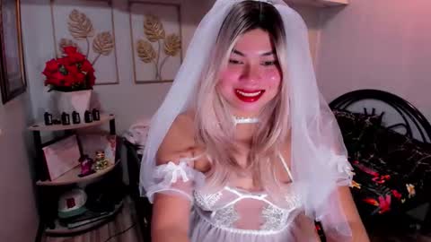 Snapshot of madame_ivy chatting on 10.27.25 Ivy online show from 10.27.25