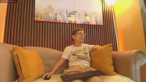 Snapshot of madame_mature1 chatting on 07.20.26 Madame online show from 07.20.26