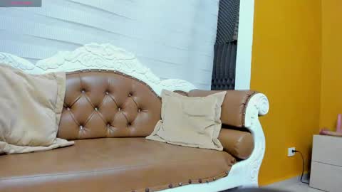 Madame Carla  online show from 04.15.26