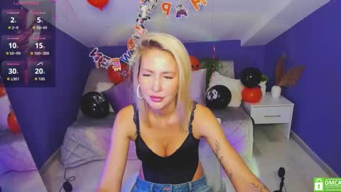 Evelyn online show from 10.24.25