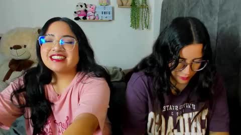 Snapshot of maddie_and_chelsea_ chatting on 10.02.25 Maddie and Chelsea online show from 10.02.25