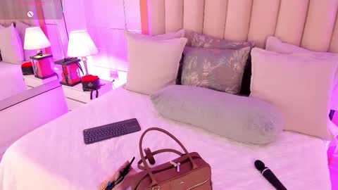 Snapshot of maddieparker chatting on 02.05.26 online show from 02.05.26