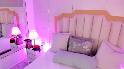 Snapshot of maddieparker chatting on 02.14.26 online show from 02.14.26