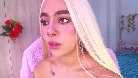 maddiie and clyde online show from 10.04.25