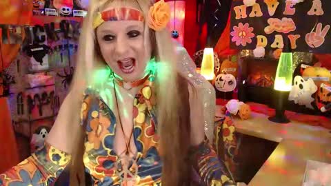 Snapshot of maddisonrae76 chatting on 10.30.25 MaddisonRae online show from 10.30.25