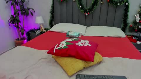 Maddy Moon  online show from 12.20.25