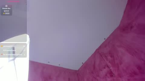 Maddy Please help me with your thumbs up its important online show from 12.30.24