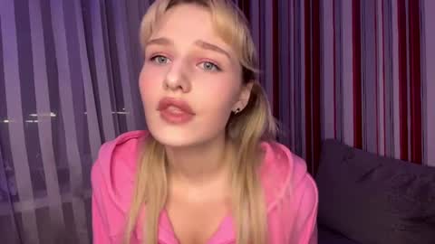 Snapshot of maddy_lovell chatting on 03.31.26 Maddy online show from 03.31.26