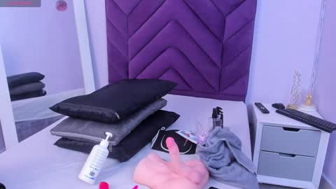 maddyjohnsonn online show from 02.07.25