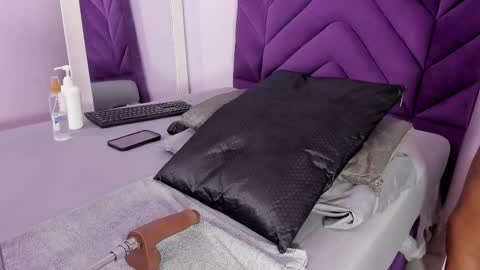 maddyjohnsonn online show from 09.17.25