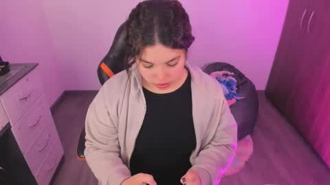 madelaine_taylor online show from 10.16.25