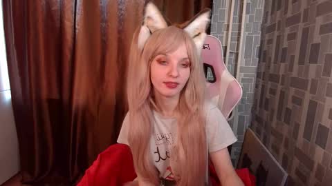 Snapshot of madelaines chatting on 03.21.26 madelaines online show from 03.21.26