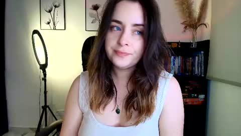 Snapshot of madelamee chatting on 07.22.26 madelamee online show from 07.22.26