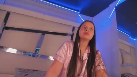 madeline_js online show from 10.02.25