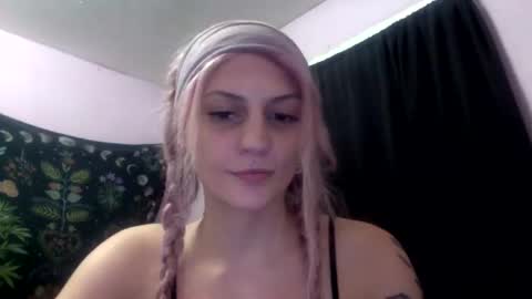 Snapshot of madelinevalentine chatting on 09.22.25 madeline online show from 09.22.25