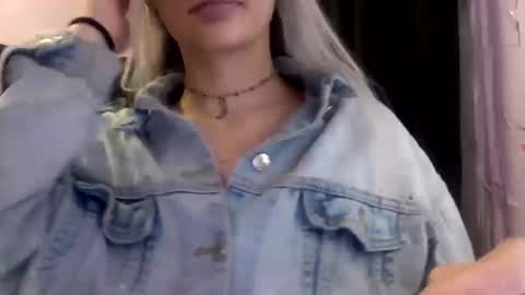 Snapshot of madelinevalentine chatting on 10.10.25 madeline online show from 10.10.25