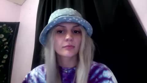 Snapshot of madelinevalentine chatting on 10.27.25 madeline online show from 10.27.25