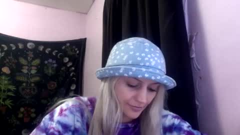 Snapshot of madelinevalentine chatting on 10.28.25 madeline online show from 10.28.25