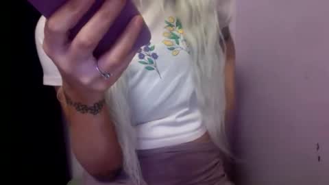 Snapshot of madelinevalentine chatting on 11.28.25 madeline online show from 11.28.25