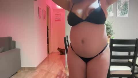 Snapshot of madellein chatting on 12.03.25 madellein online show from 12.03.25