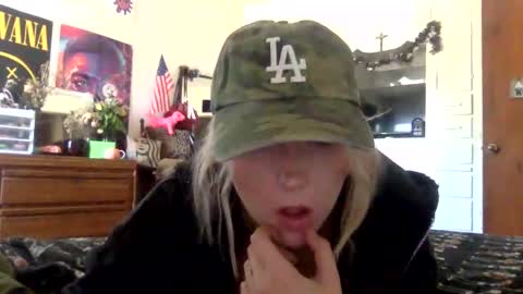 Snapshot of madiexcuslive chatting on 10.08.25 yourfavblonde online show from 10.08.25