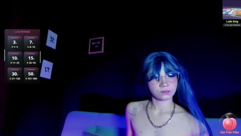 Snapshot of madiixwatson chatting on 10.21.25 Madison Watson online show from 10.21.25