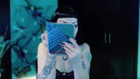 madison_jacksonn online show from 12.03.25